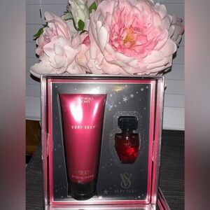 Victoria's Secret Very Sexy set